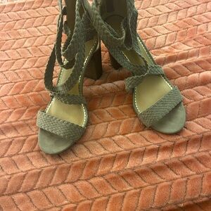 Lauren Conrad Braided Strap Block Heel Sandals - tan/gray